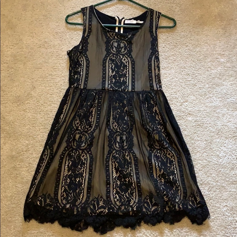 Dress - Picture 2 of 8